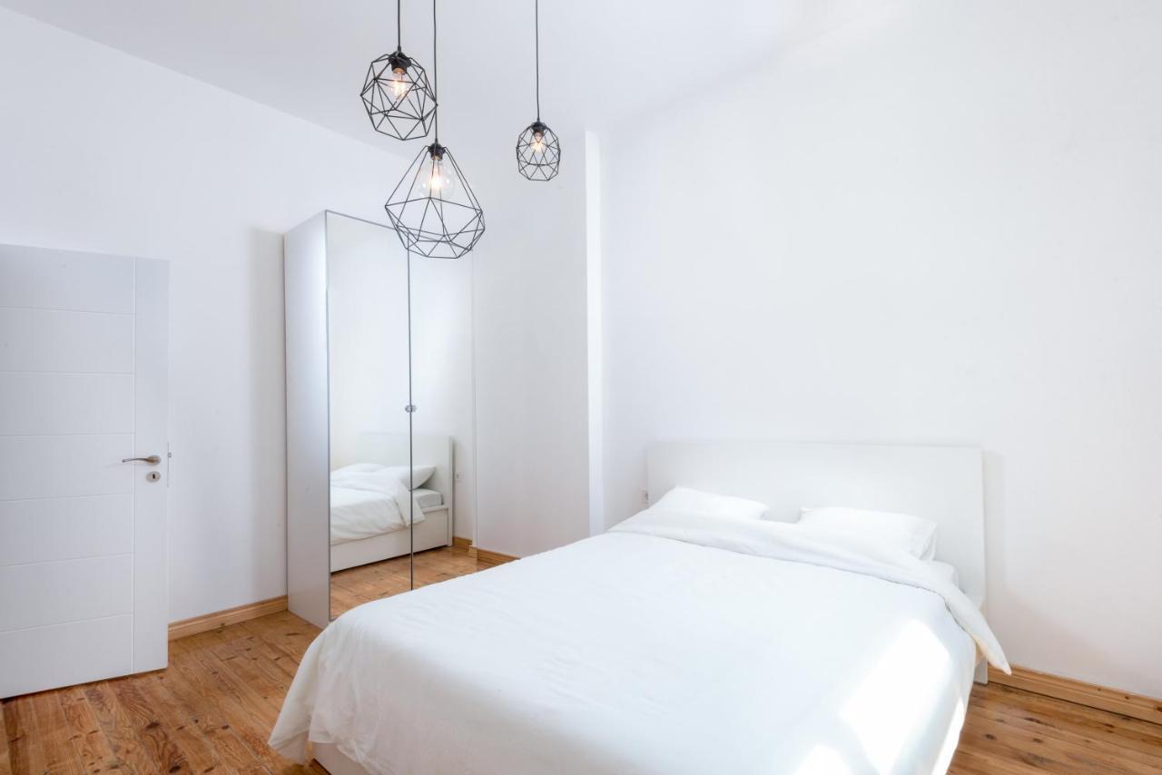 The White Apartment - Bogoridi Main Street Burgas Exterior foto